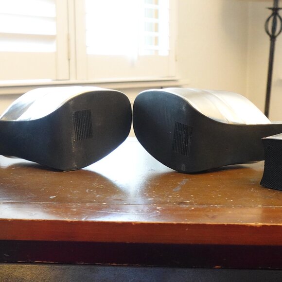 EGO Women's Silver Platform Heels - Picture 6 of 8